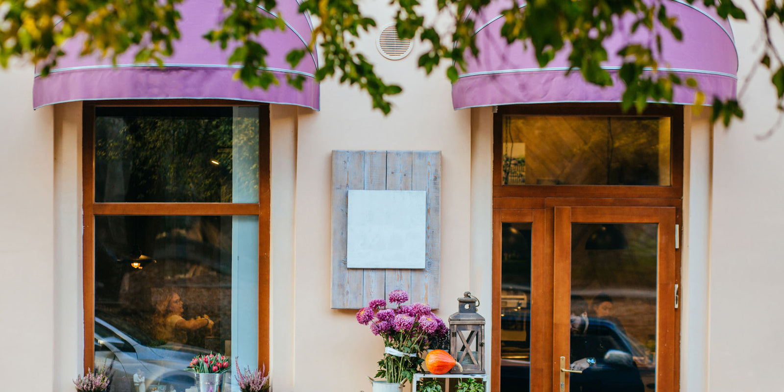 How to Open a Fashion Store