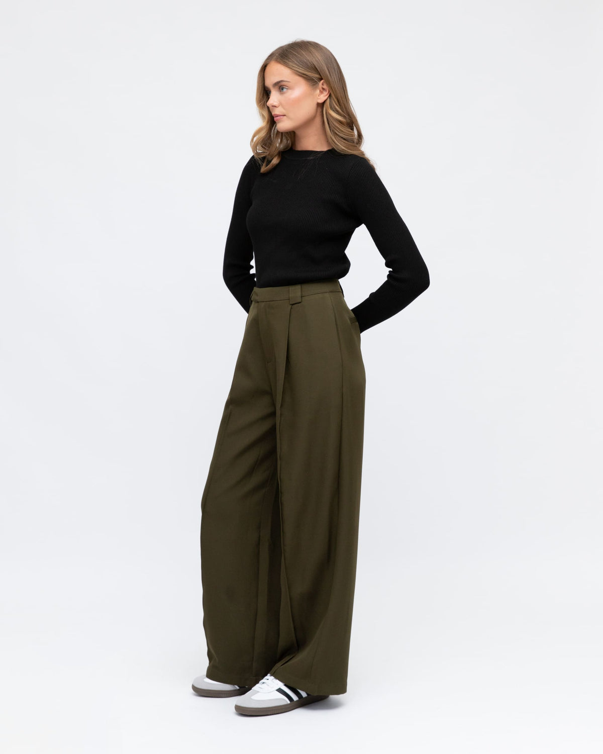 RELAXED FIT SEAMED TROUSERS