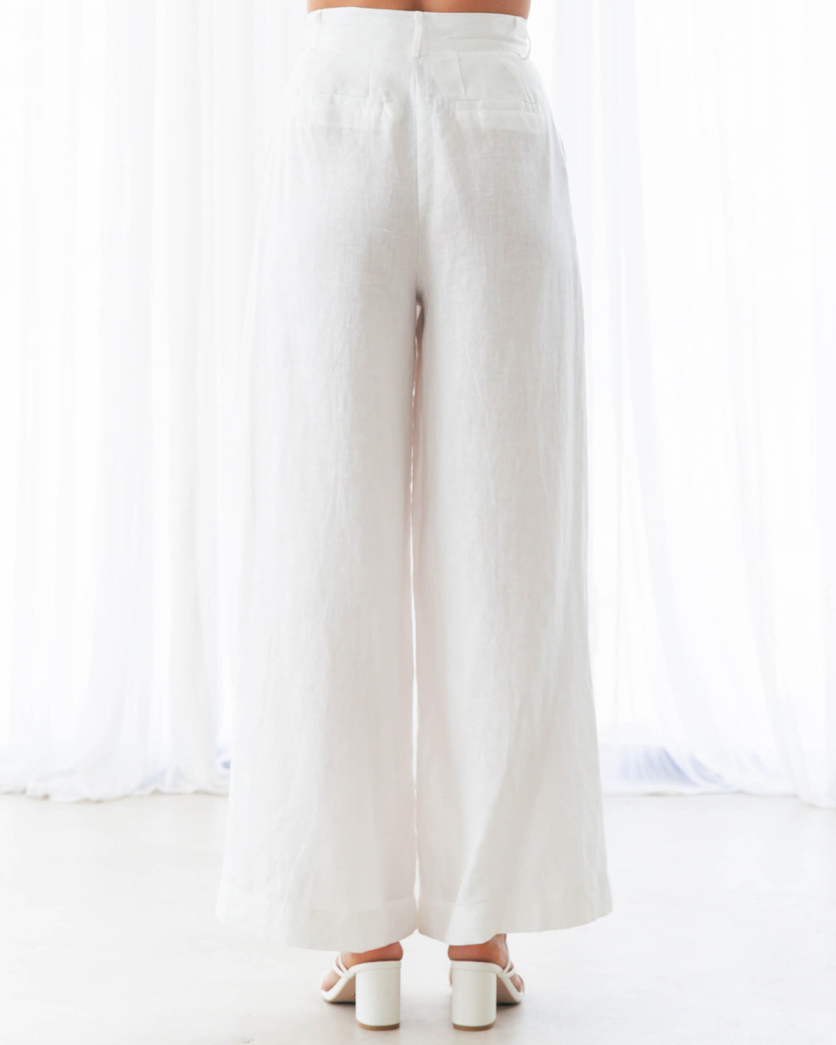 LINEN RELAXED PLEATED PANTS