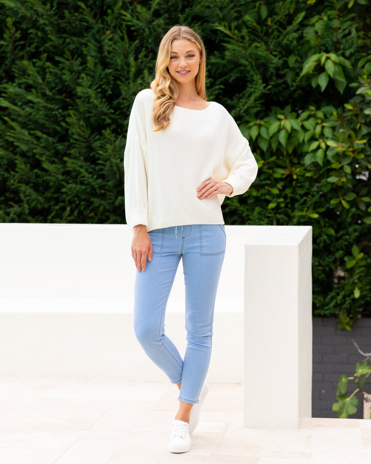 WHITE RELAXED KNIT JUMPER