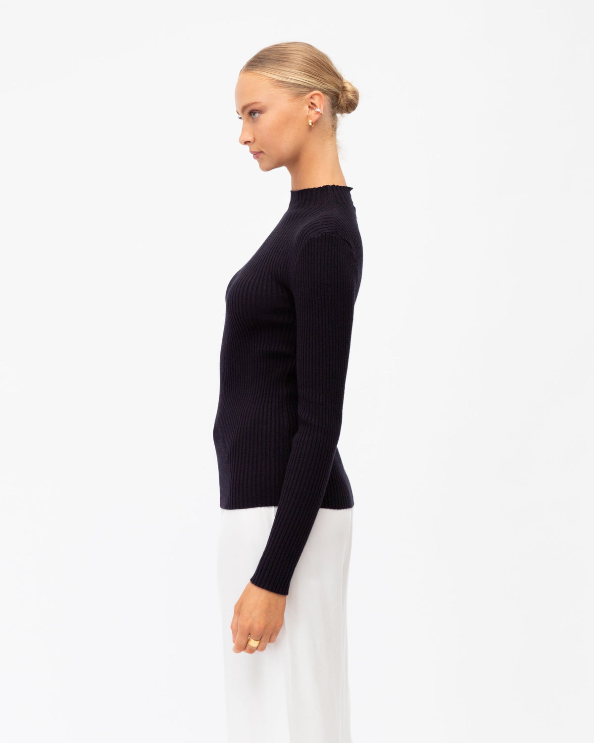 INK TURTLE NECK RIB KNIT TOP