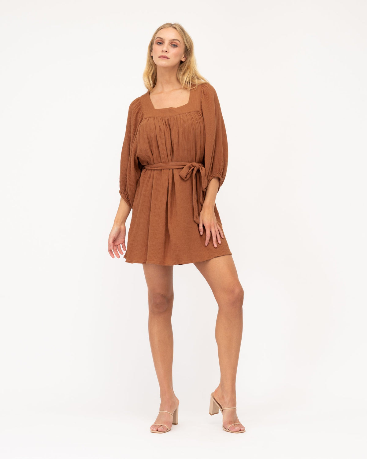 BROWN SQUARE NECK DRESS WITH TIE